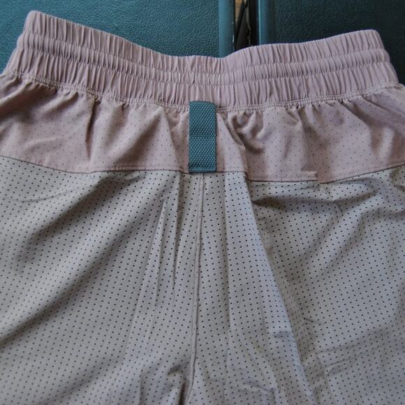 Lululemon Small Step Back Jump Mesh Athletic Short Dust Red 8" Inseam - Picture 5 of 13